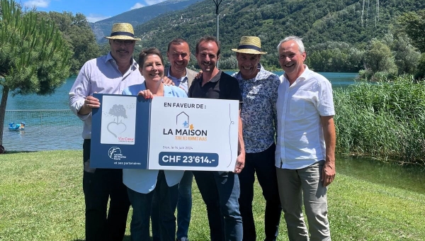 La Maison de Terre des hommes Valais reçoit plus de 23'000 francs grâce au Vin Cœur 